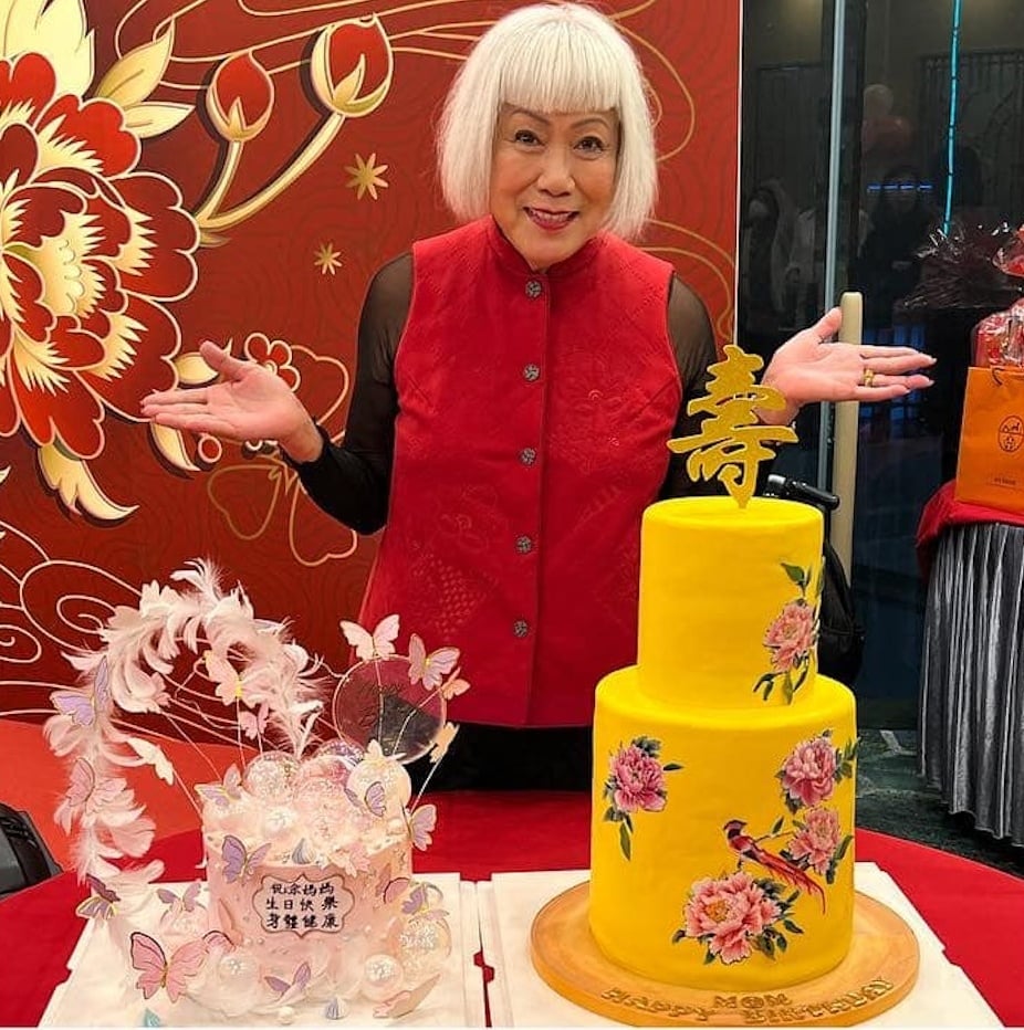 佘诗曼筵开16席为母贺70大寿 早年丧夫独力抚养3儿女	