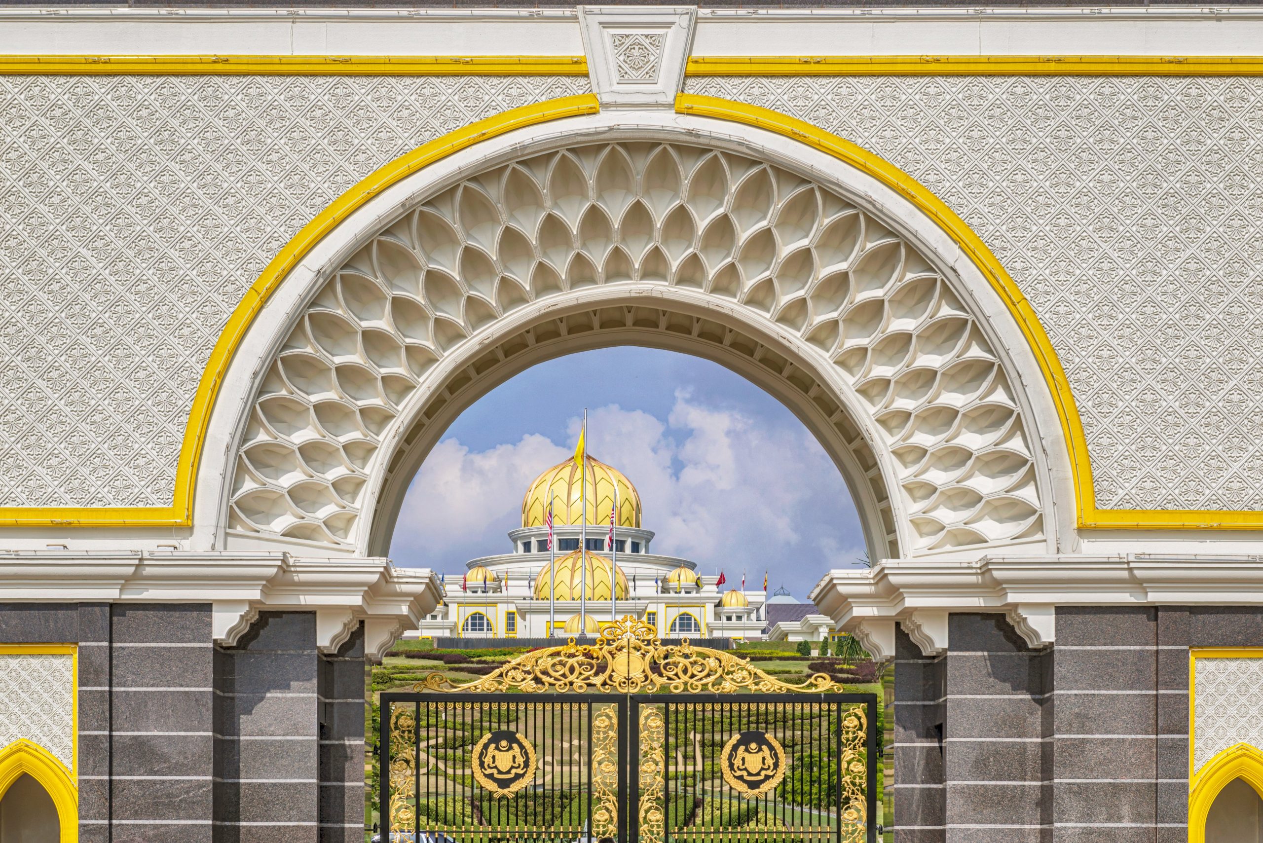 元首明召见30国阵议员 确定谁获最大支持任相