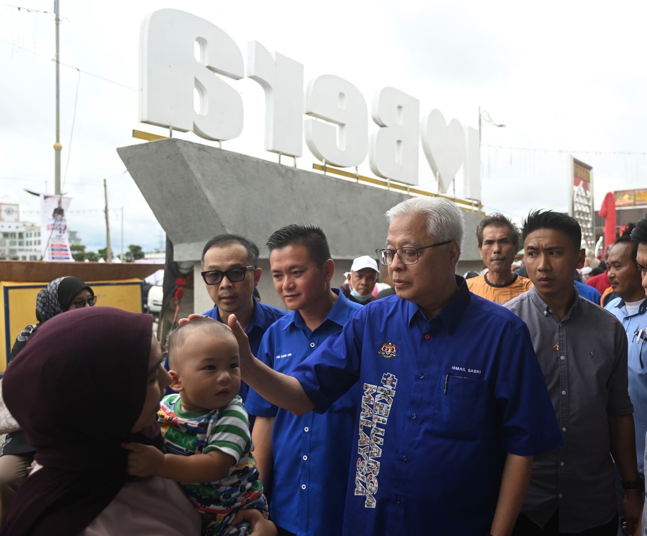 全:农民组织:订目标要把青年企业数目增至30%。