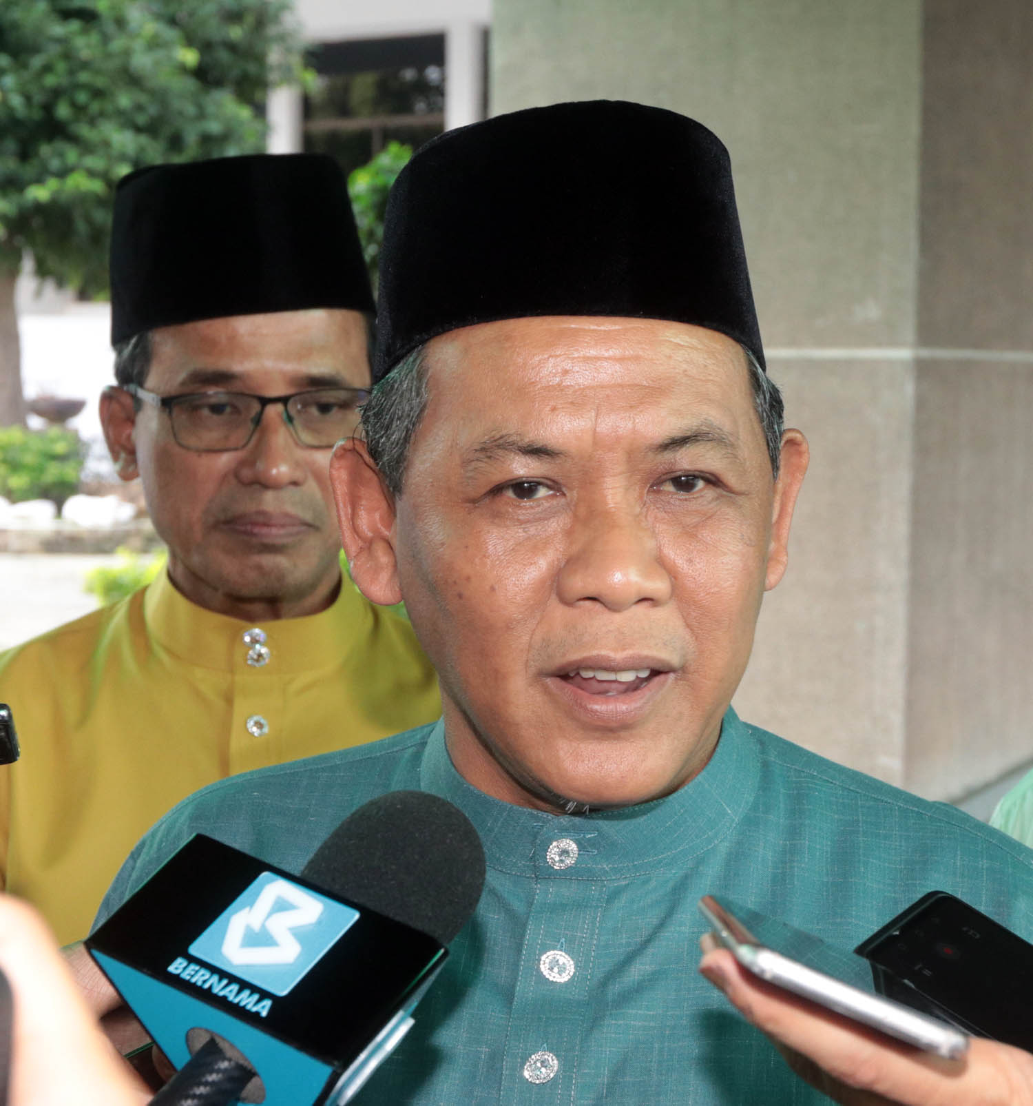 全国版:若副揆由巫统人选出任,森大臣支持末哈山任副首相