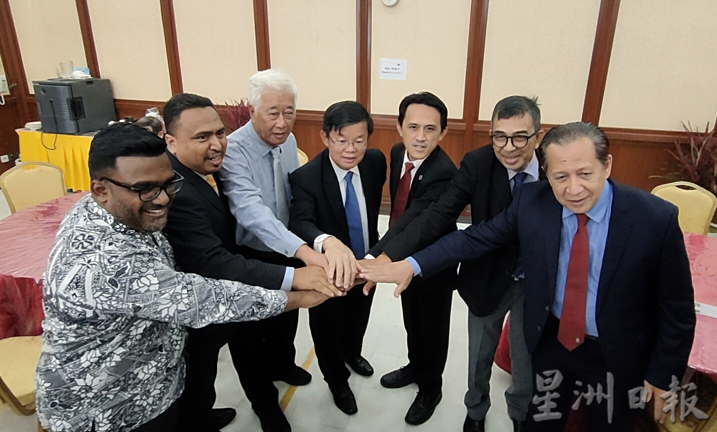 曹观友贺安华任相 “掀我国历史新篇章”