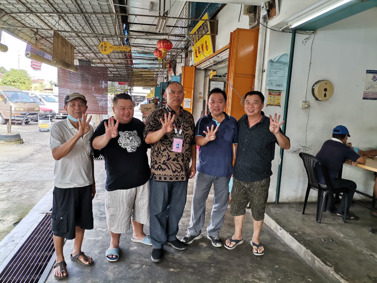 全国:刁曼州席候选人打网络战,在社交媒体上传影片,以吸引选民目光。