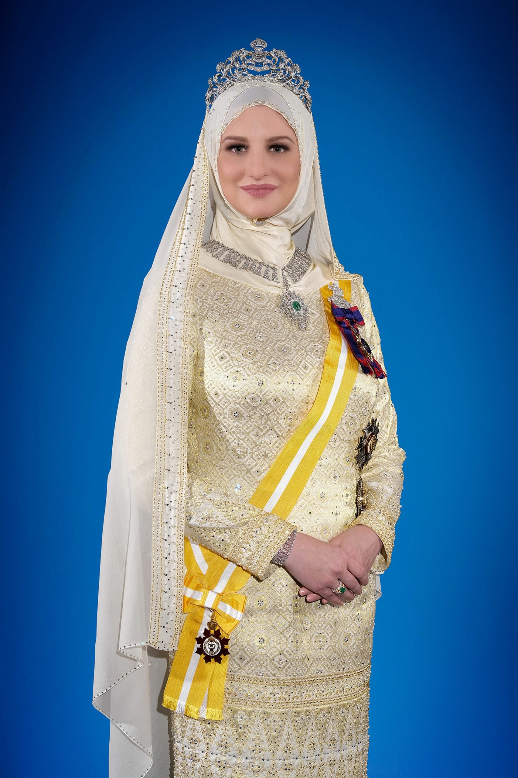 全国:配合吉兰丹州苏丹莫哈末五世殿下53岁华诞庆典,殿下今年一共册封769位有功臣民,并委任2位太平局绅。受封名册以苏丹后努戴安娜布特拉阿都拉为首,获封赐DK王室勋衔。