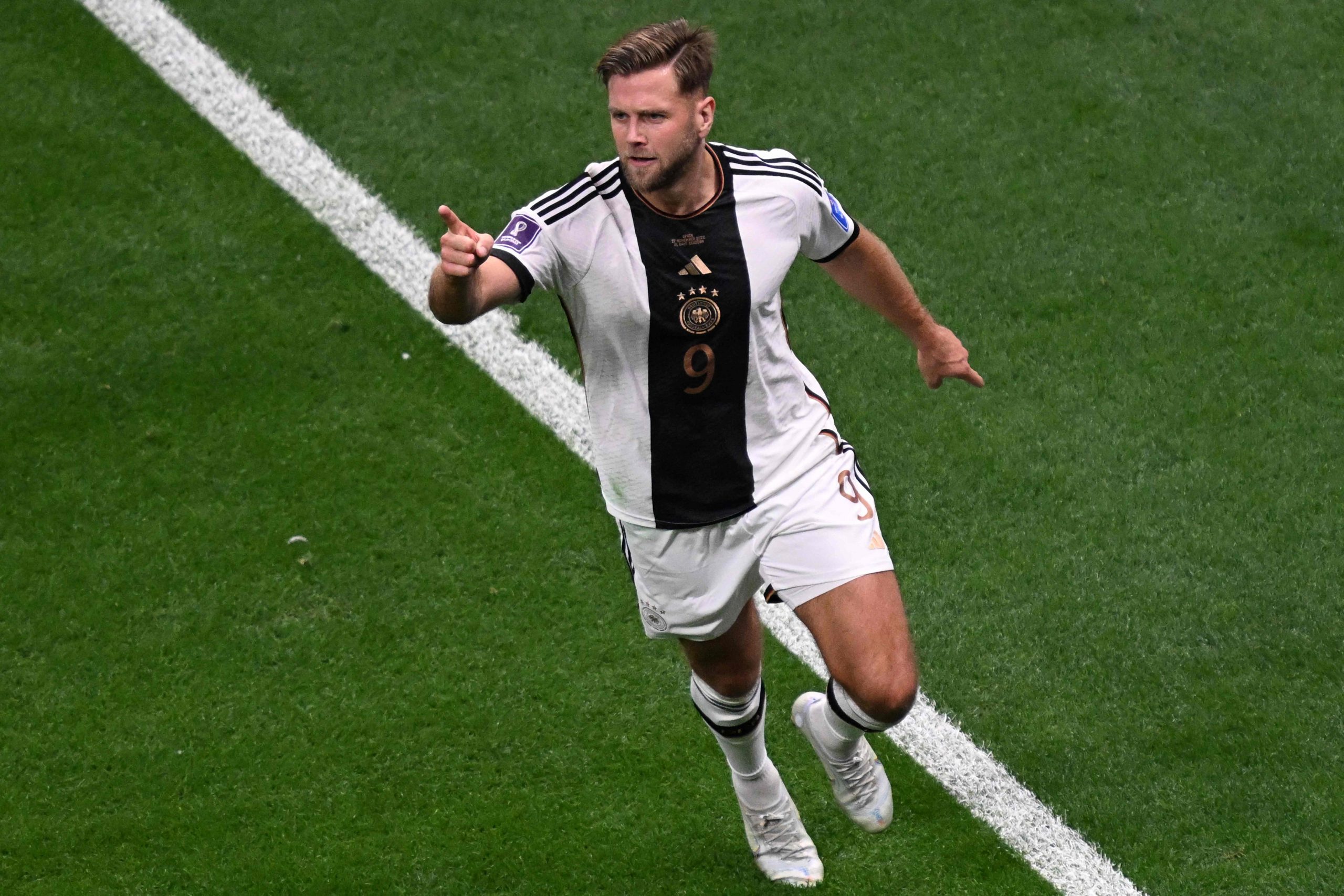 全队身价最低又如何？  菲尔克鲁格挺身救德国