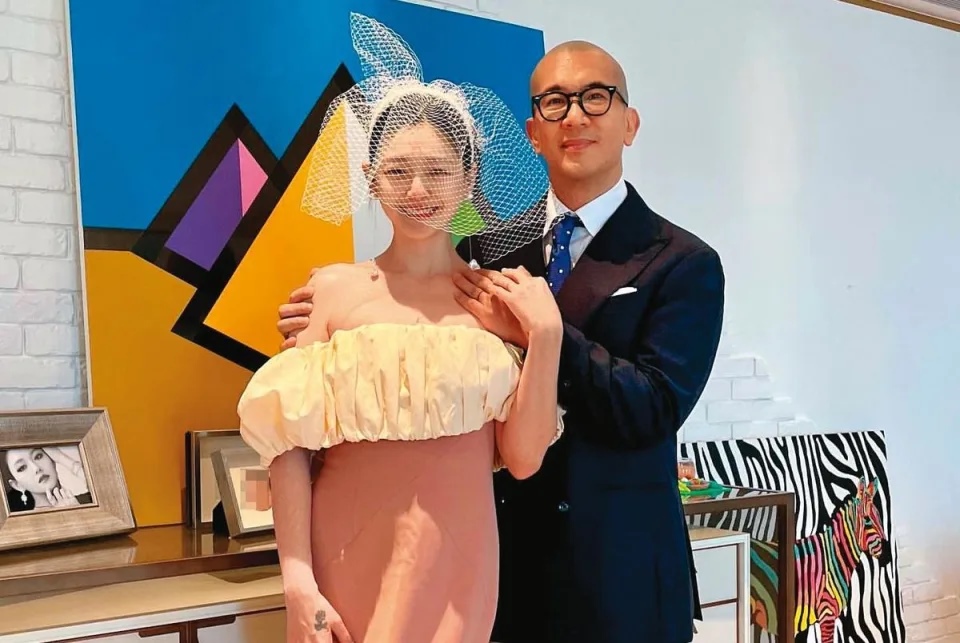 再婚后即停付赡养费违反离婚协议 大S状告查封汪小菲资产