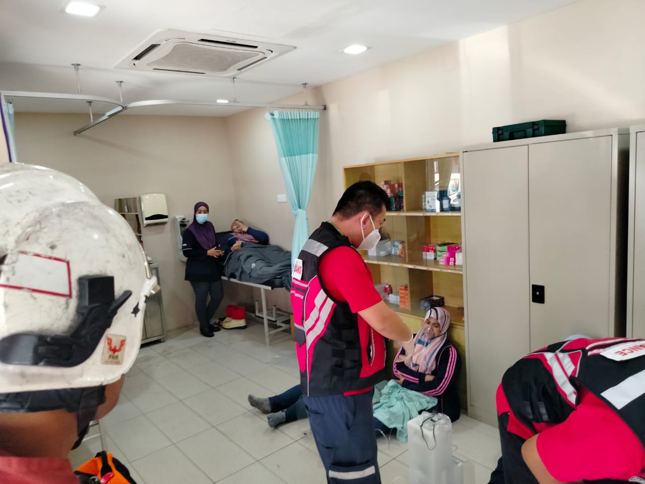 冷冻食品公司化学气体泄漏，17人感恶心不适