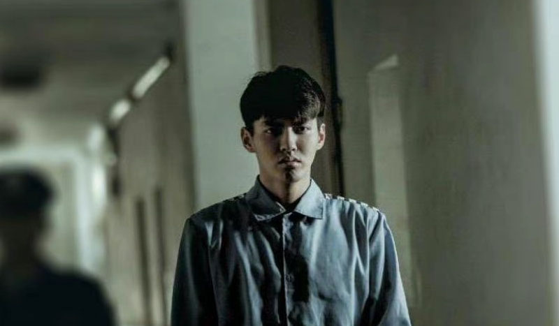 吴亦凡涉强奸聚众淫乱罪 ​被判13年加驱逐出境	