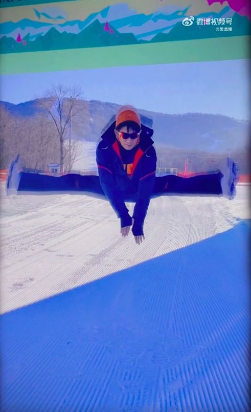 吴奇隆庆祝52岁生日 晒14秒劈腿视频