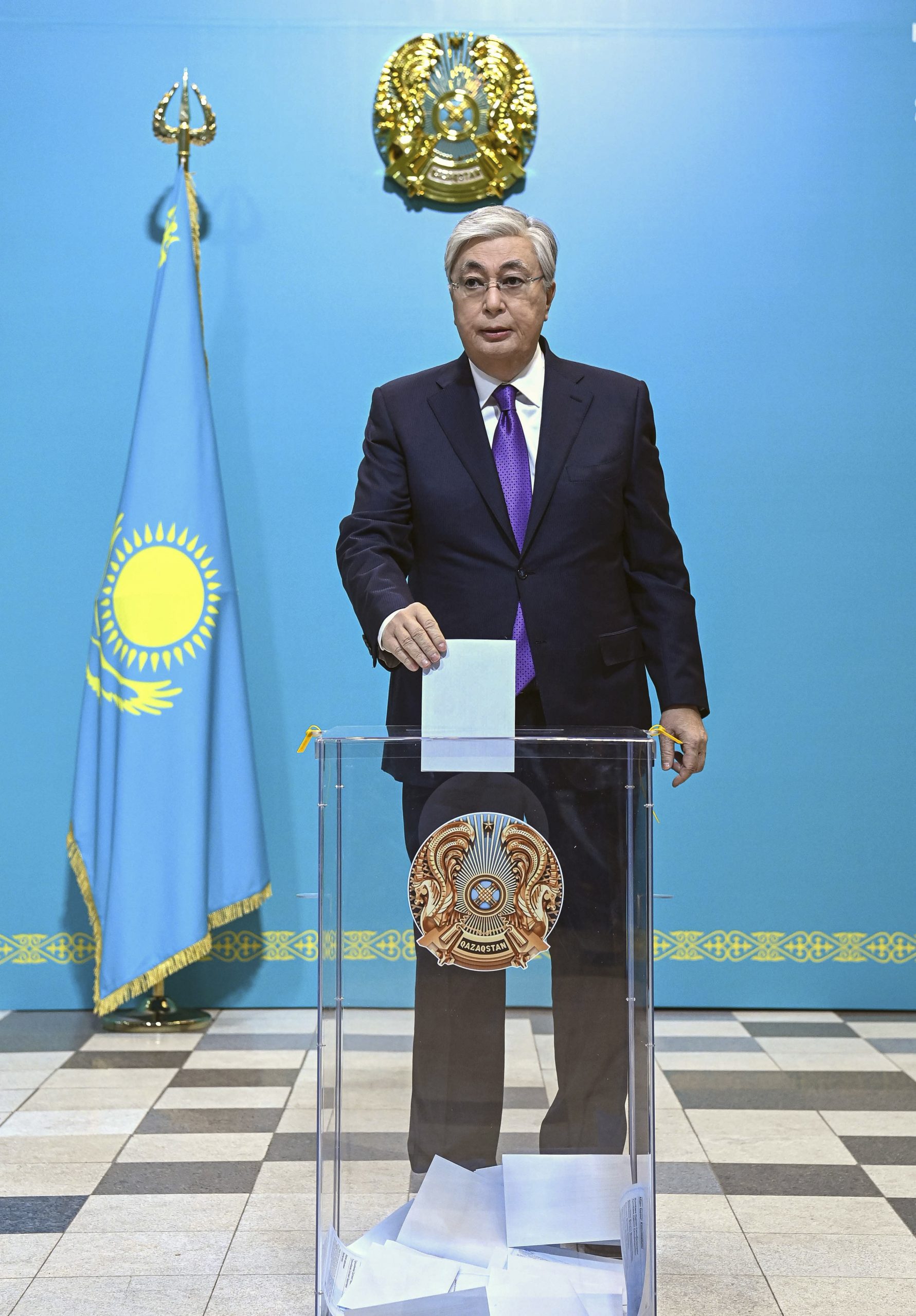 哈萨克总统选举 托卡叶夫料蝉联