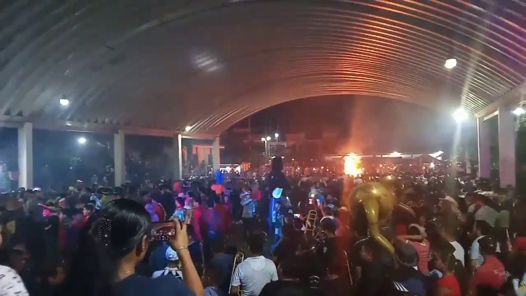 墨西哥亡灵节烟花爆炸 17人伤包括孕妇孩童