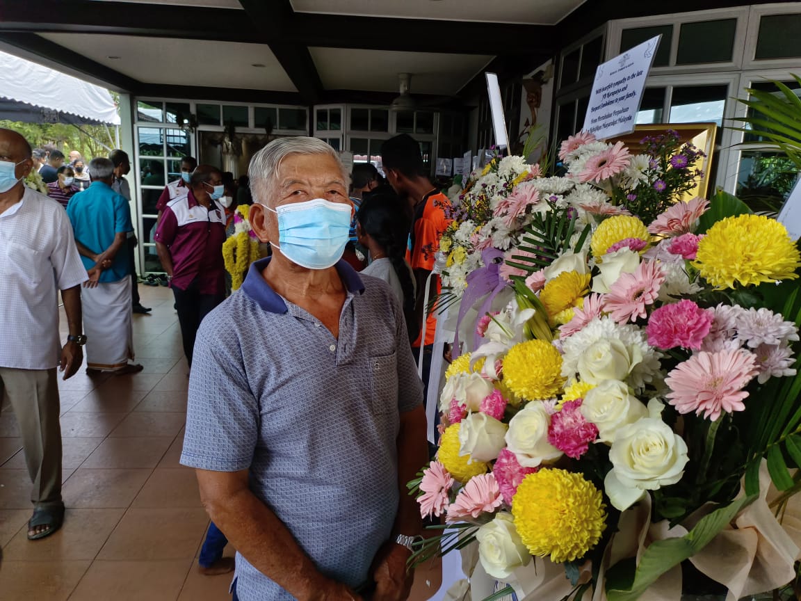 大选专辑／卡鲁巴耶举殡