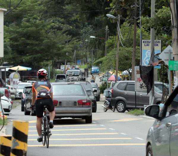 大都会//-许来贤（士毛月旅游）