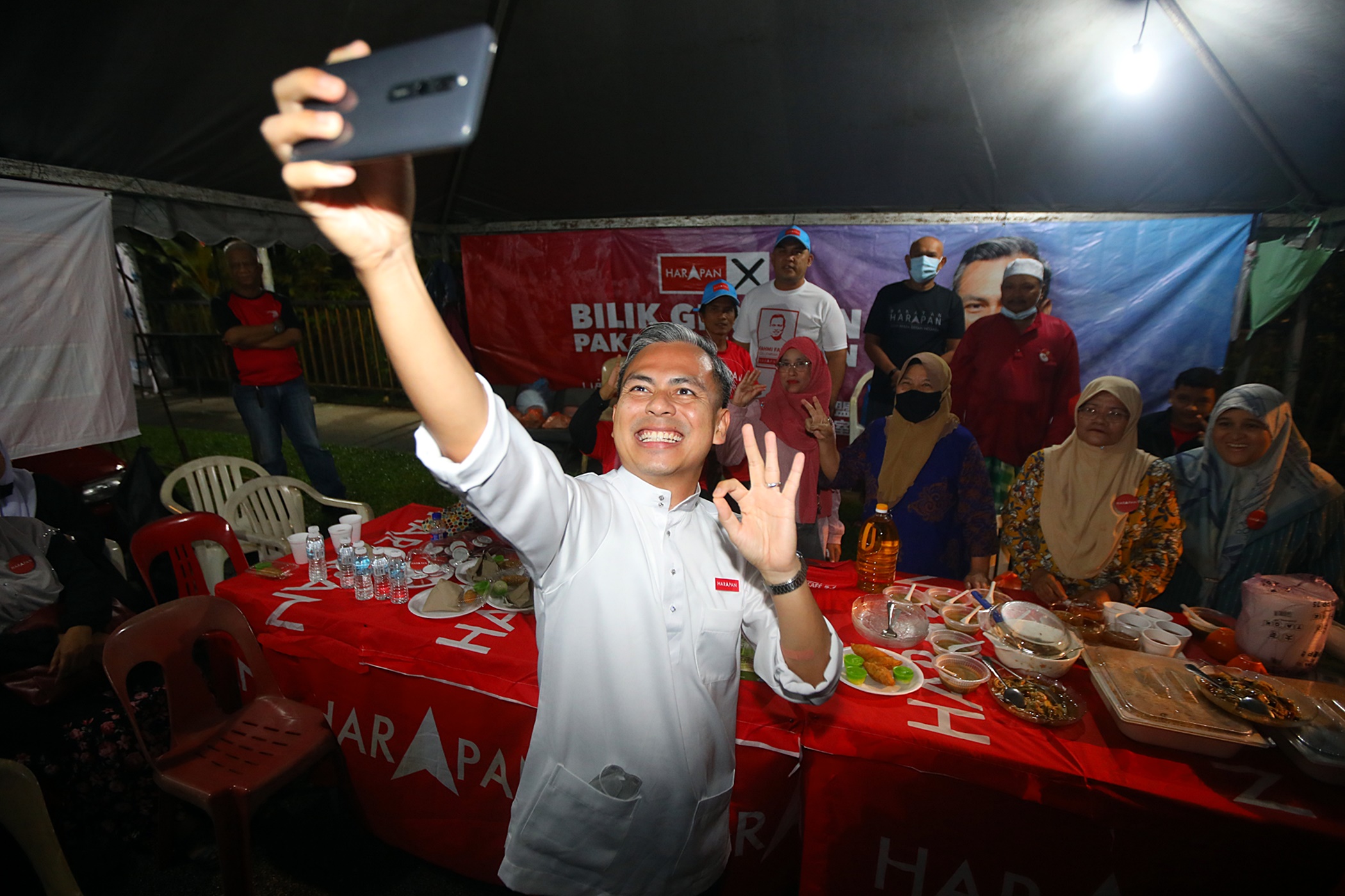 大都会/法米呼吁凯里申报资产/2图