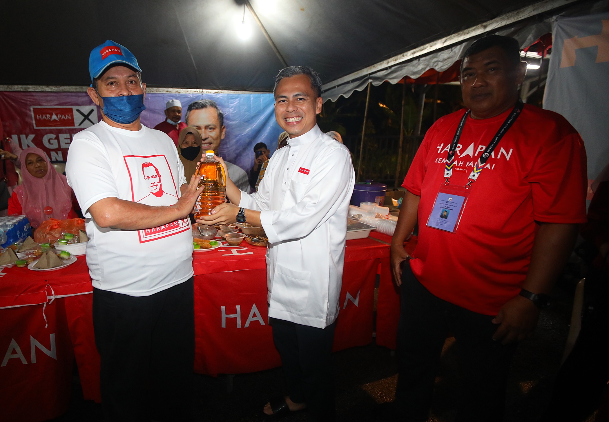 大都会/法米呼吁凯里申报资产/2图