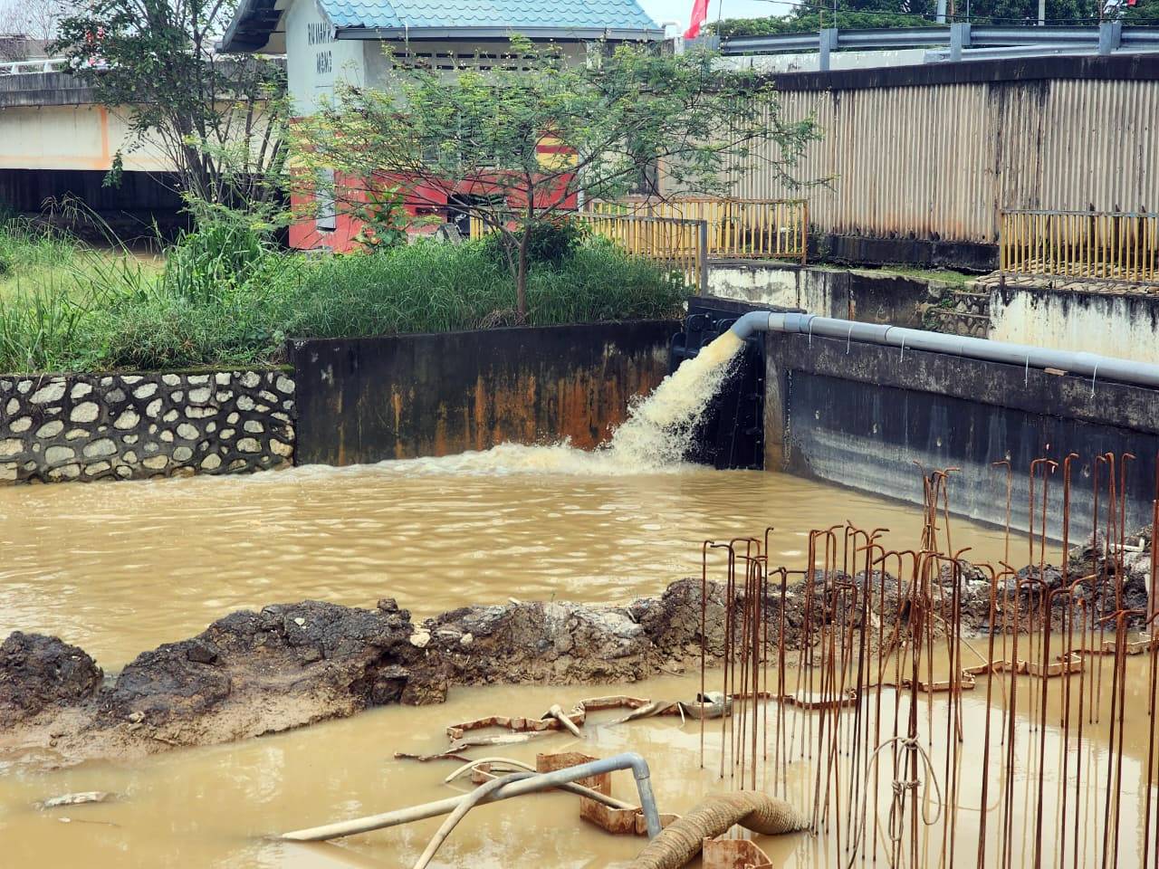 天气预报投票日甲降雨，涨潮时间低洼地有水灾的风险