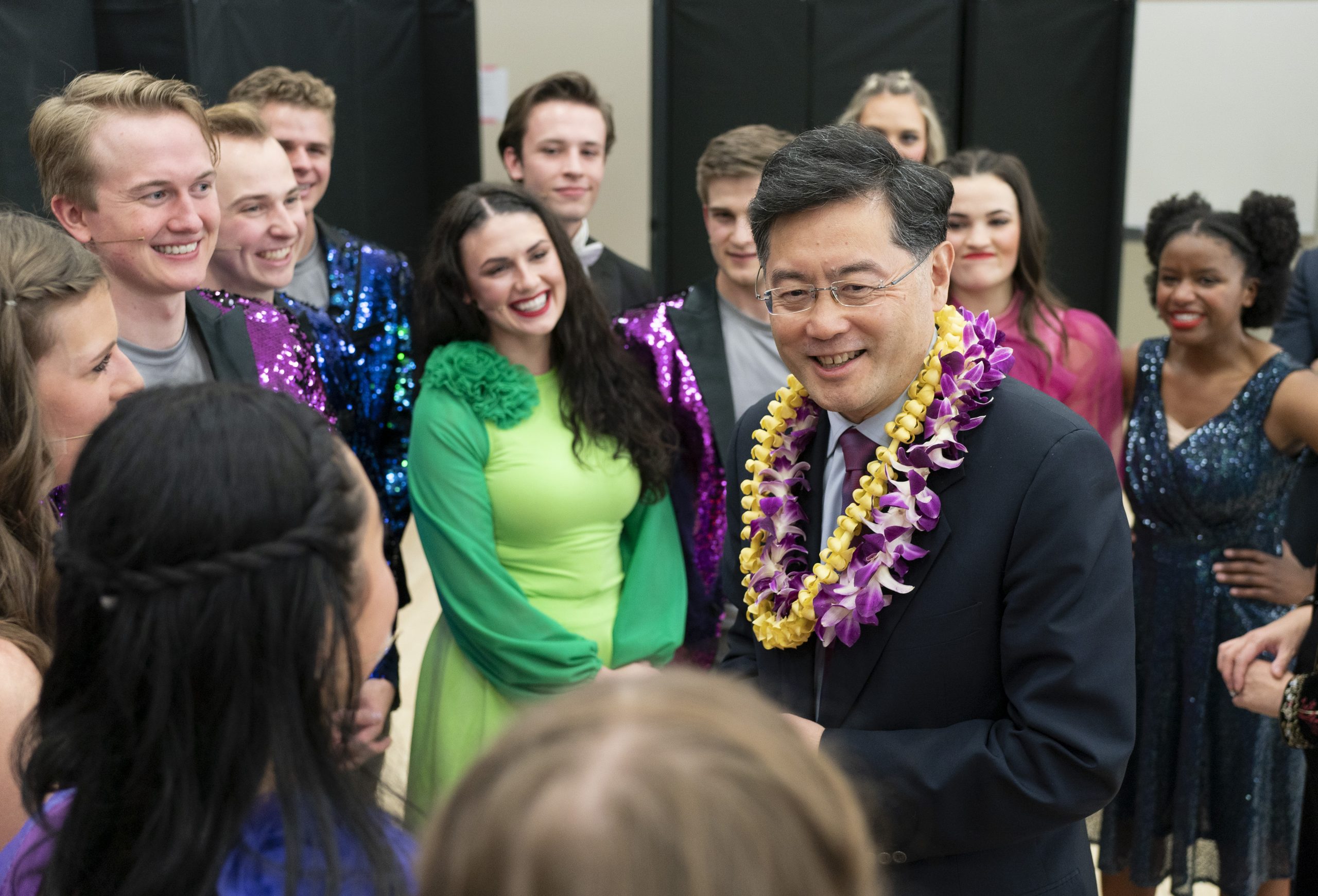 头)关系现回暖?中称愿促进中美两国人文交流和民间往来