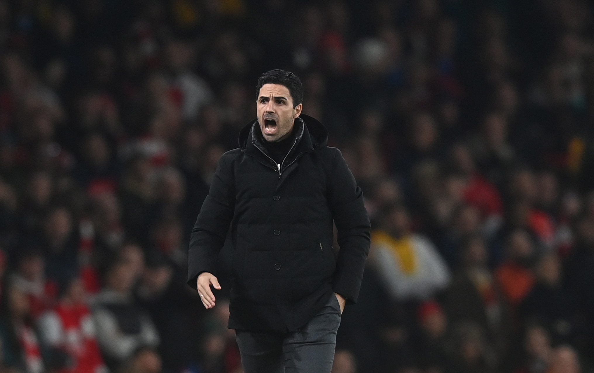 奥巴披蓝衫倒戈  枪手迎蓝狮严峻挑战