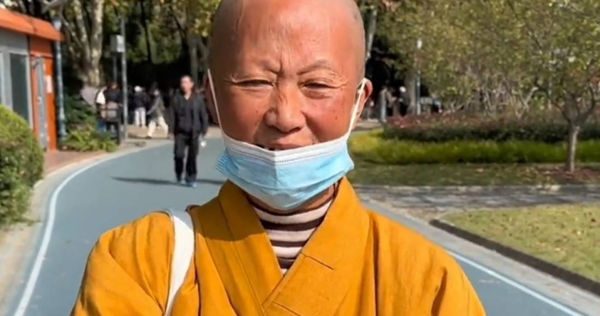 妈妈出家“裸捐377万身家”!女儿没分半毛钱怨:上大学还要贷款