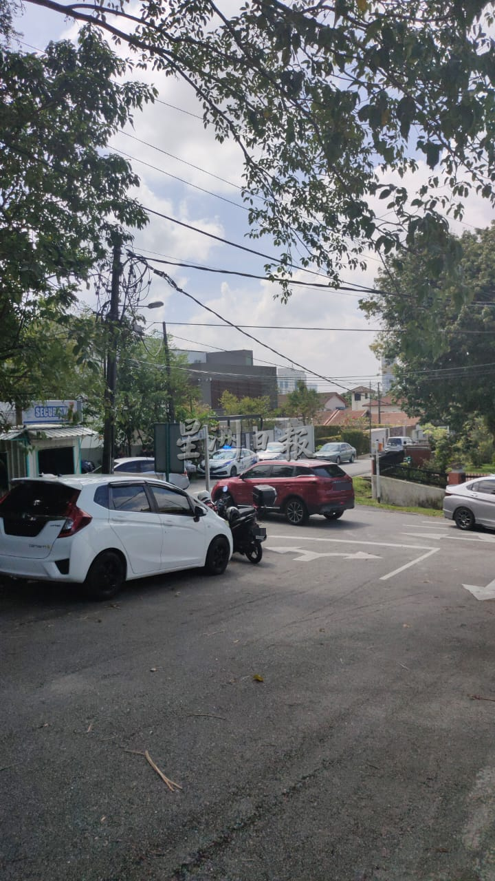 安华与希盟党魁开紧急会议·警方出现 原因未明!