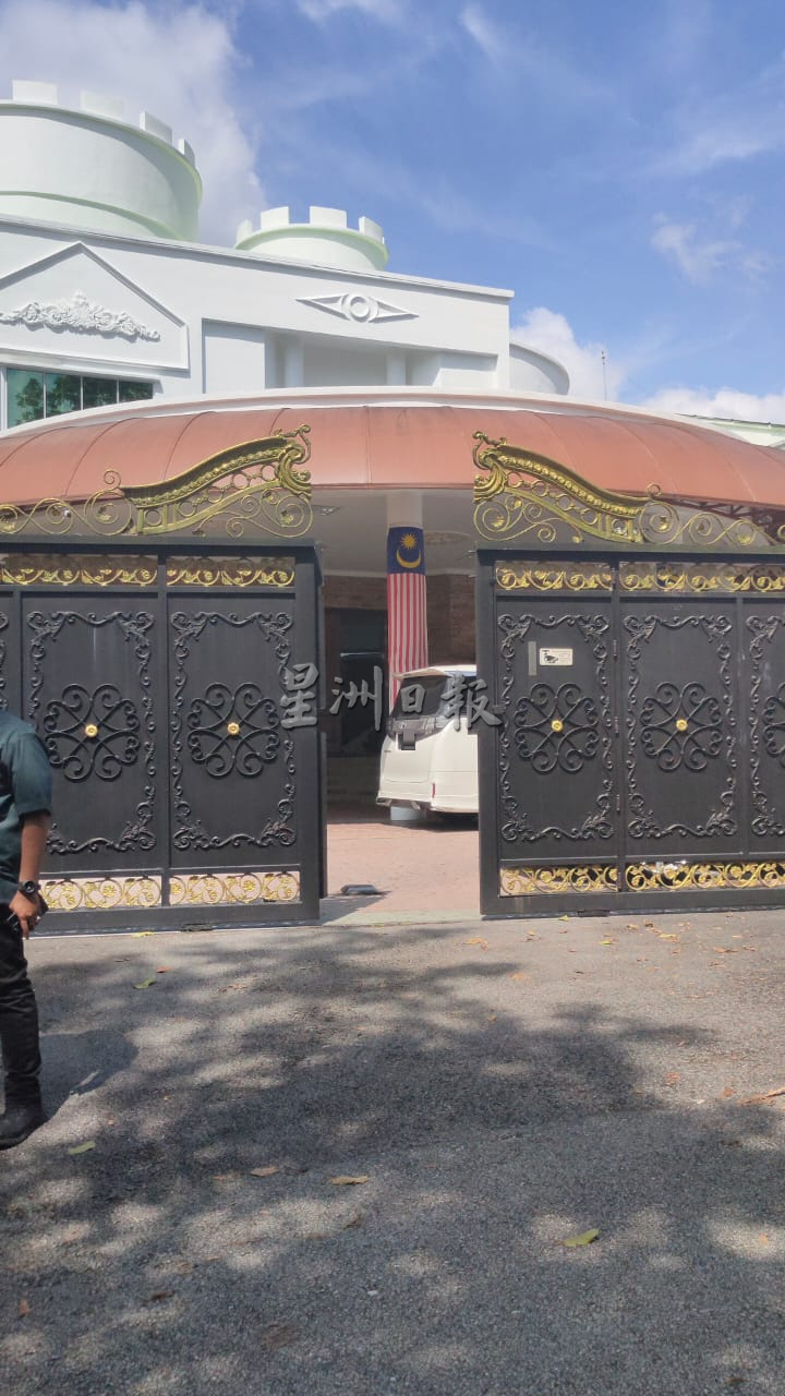 安华与希盟党魁开紧急会议·警方出现 原因未明!