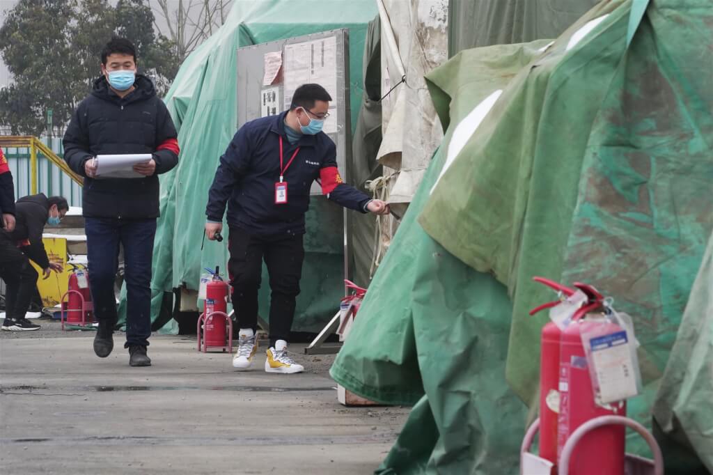 富士康员工因疫离厂 专家:凸显中国难走出清零
