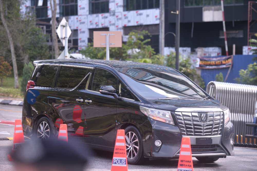 国家王宫：文告