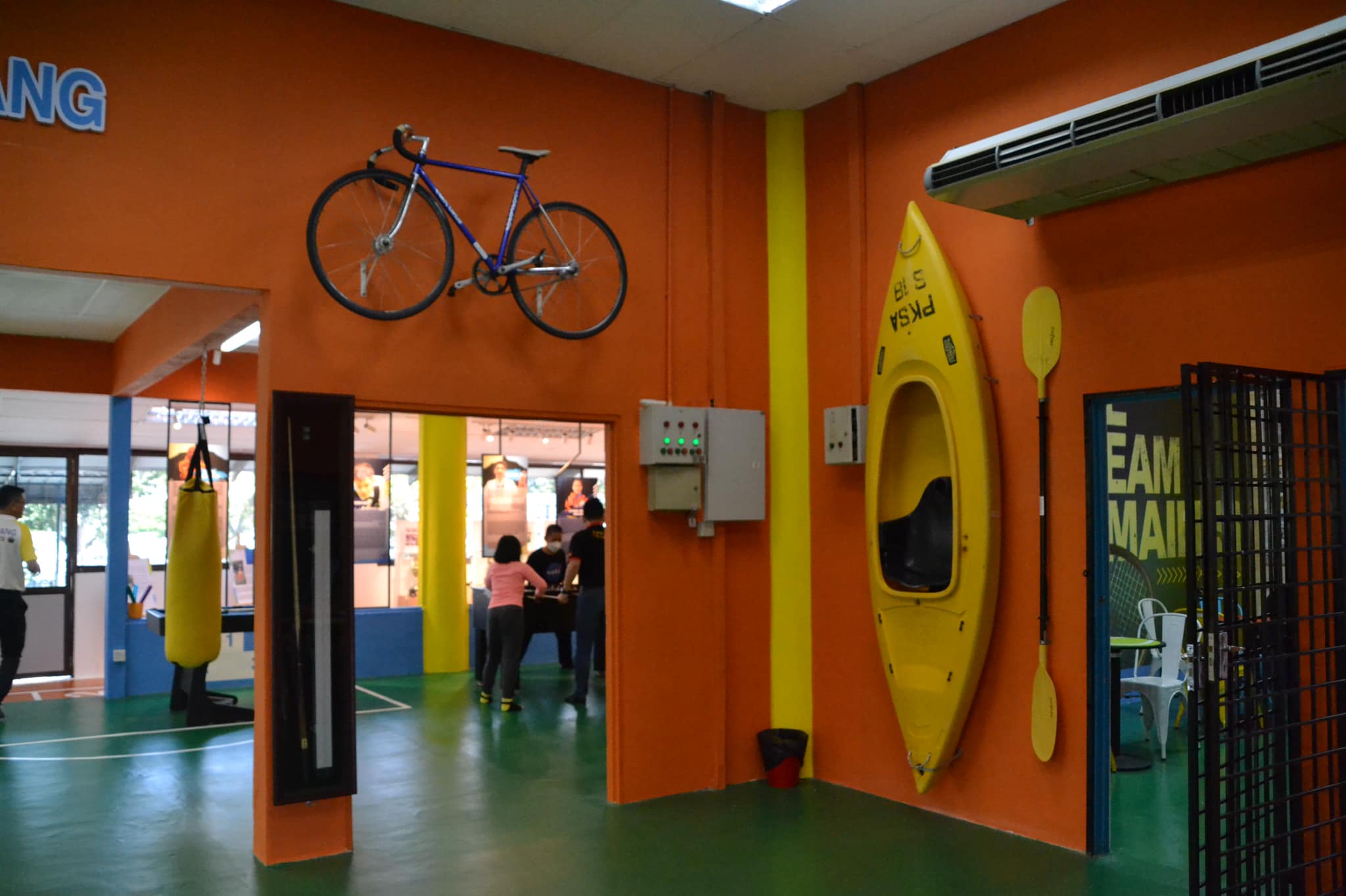 展出20项目77国手事迹 来参观槟体育展馆