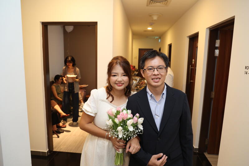 **已签发**柔:狮城二三事:大马情侣爱唱歌,狮城卡拉OK完婚