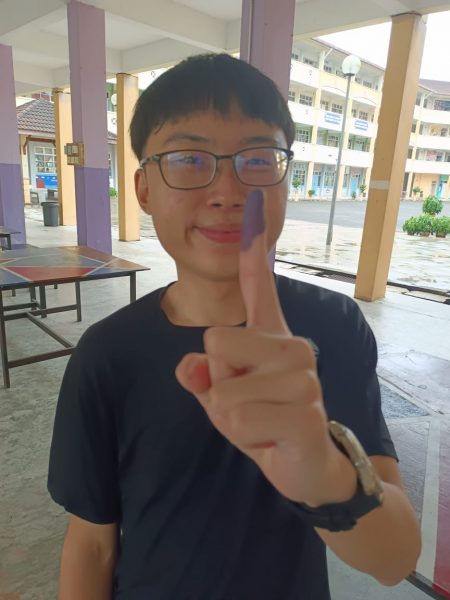 一直有人排队,居銮区首投族踊跃投票