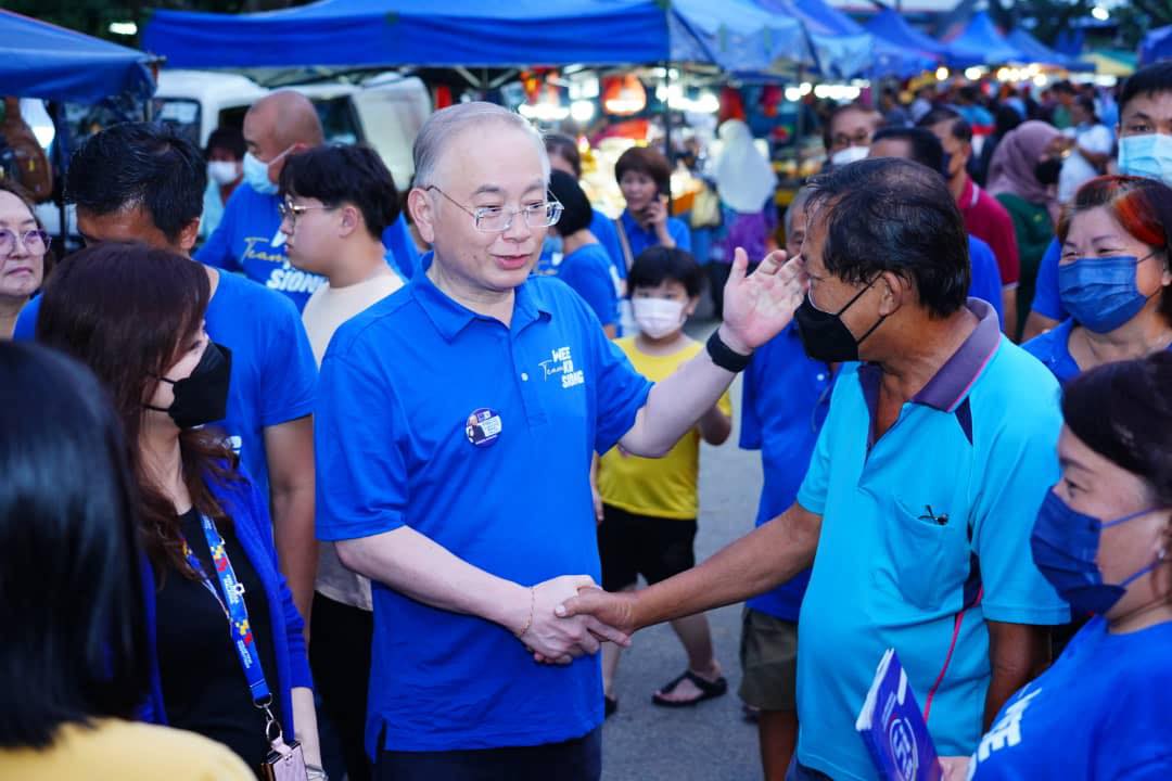 走访选区拜票,魏家祥:以谦卑姿态恳请选民支持