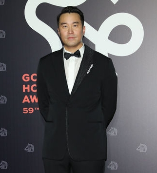 张艾嘉穿旧衣披妈妈披肩 张震红毯第一帅