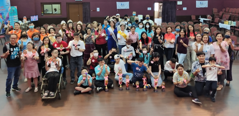 快乐天使才艺赛 特殊儿献艺展自信