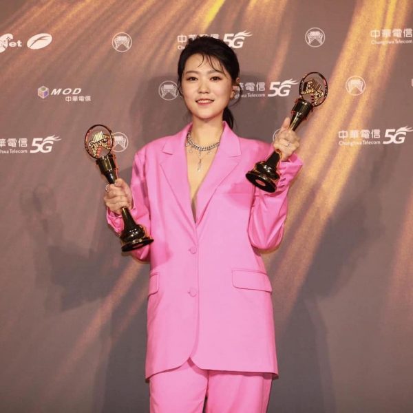 才认双性恋！  曹雅雯被曝秘婚7年