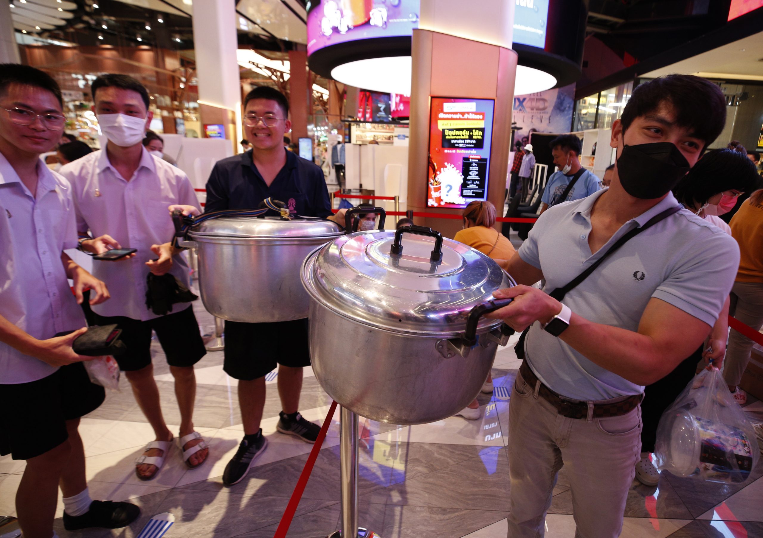 拼盘数图 泰国电影院 爆米花吃到饱