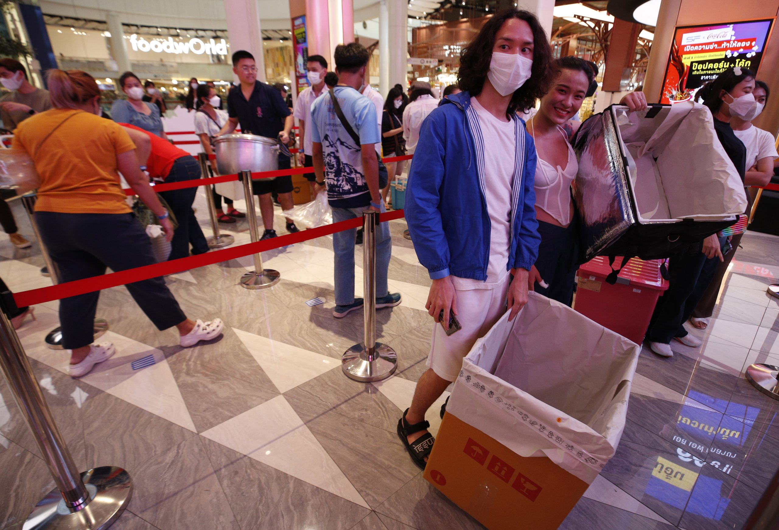 拼盘数图 泰国电影院 爆米花吃到饱