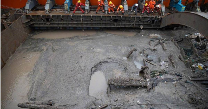 拼盘)考古现场“长江口二号”打捞出150年前清代古船