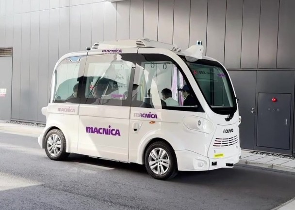 拼盘/无人驾驶小巴实验 送院时传送病人身体数据