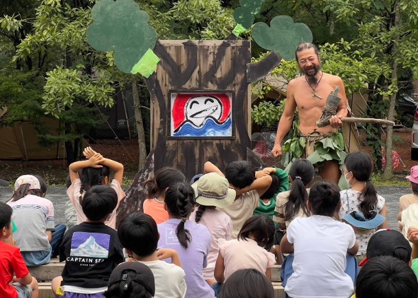 拼盘／车载巨木巡回全国 　“绳文木匠”借造船教育儿童