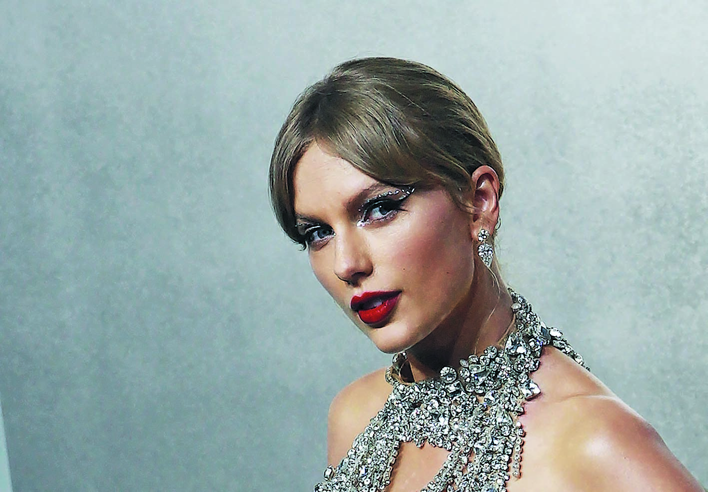 新专辑霸榜前10 泰莱刷新64年纪录