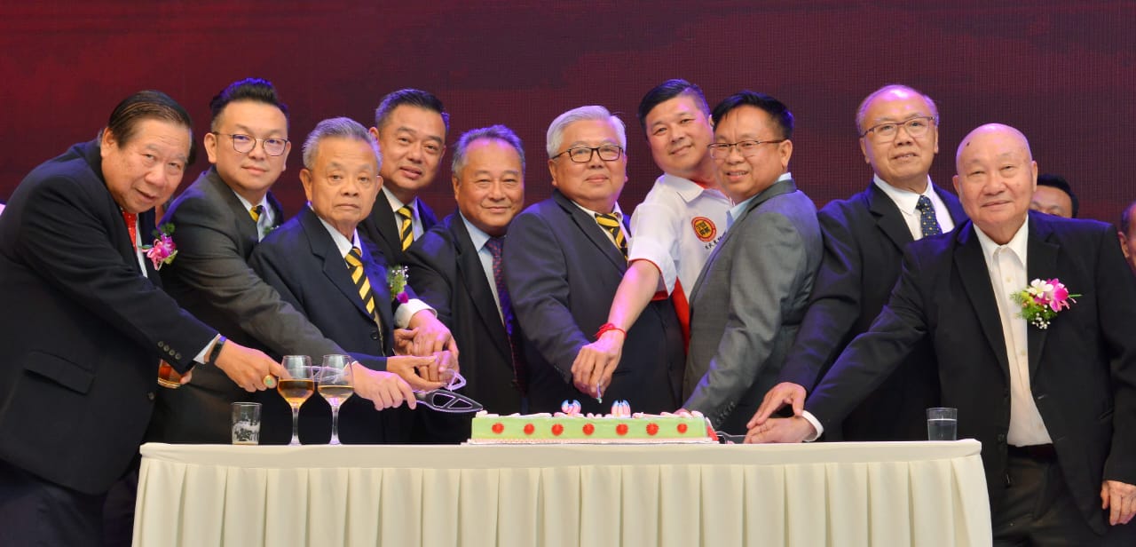 早报可做社团头(大都会)巴生黄氏宗亲会20周年庆晚宴