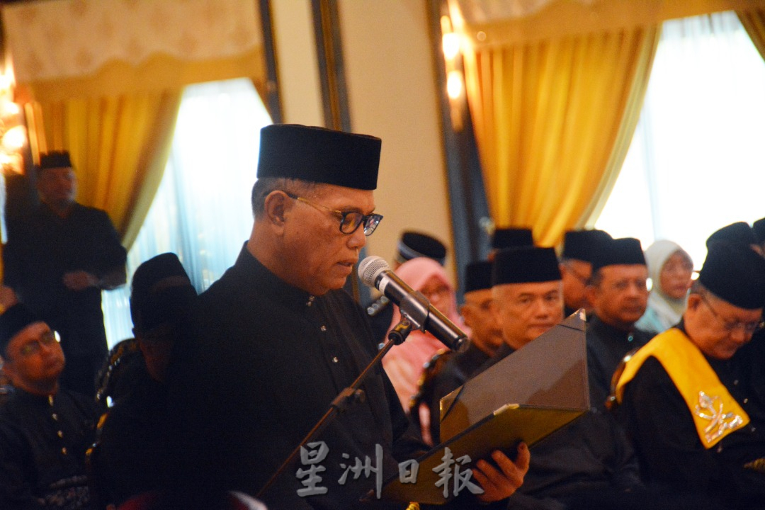 旺罗斯迪北根王宫宣誓续任彭州务大臣。