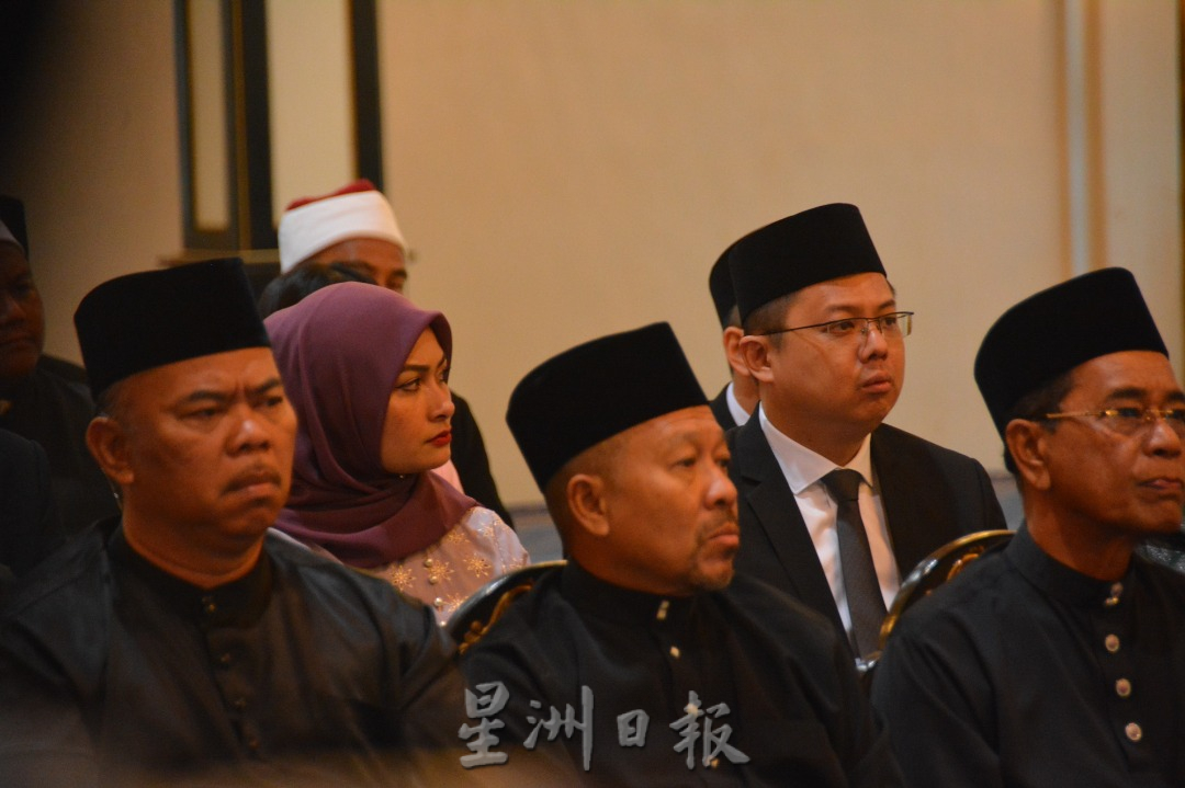 旺罗斯迪北根王宫宣誓续任彭州务大臣。