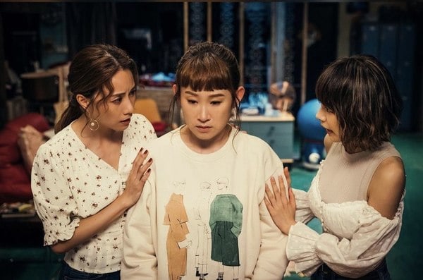 晒泳装照谢票派福利 邓丽欣点名林明祯接力