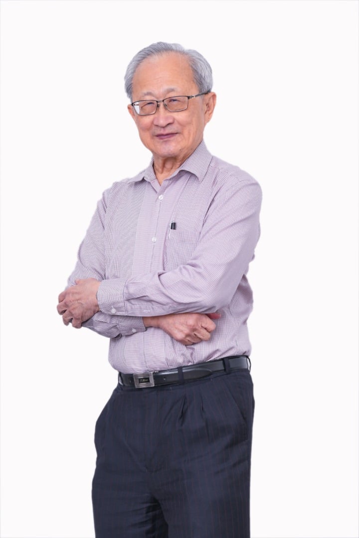 以父名义捐500万给华研