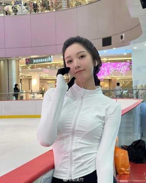 曝吴亦凡选妃过程 都美竹还原被骗细节