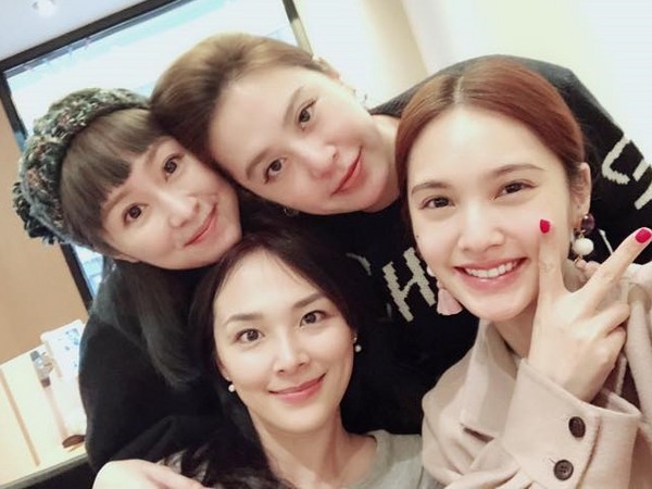 曾在群里说不喜欢小孩 黄小柔曝杨丞琳不想生