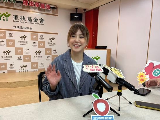 曾在群里说不喜欢小孩 黄小柔曝杨丞琳不想生