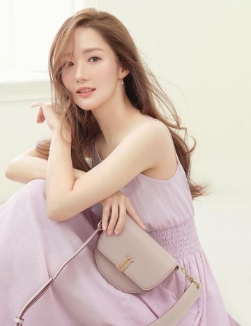  朴敏英经纪公司遭警方搜查5小时 疑与前男友相关                	