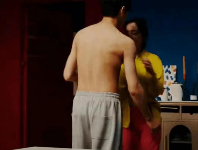 杨幂新剧突开播　 同框许凯显老被嫌无CP感