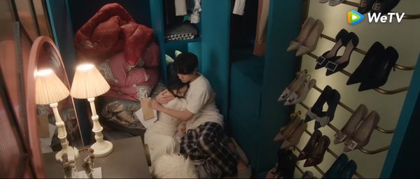 杨幂新剧突开播　 同框许凯显老被嫌无CP感